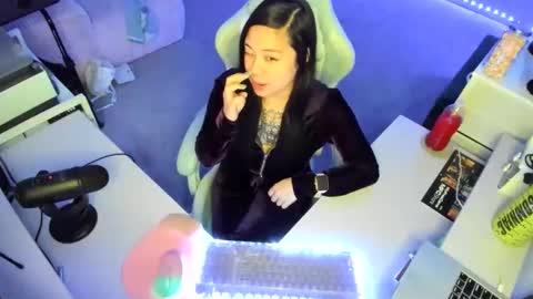 DOLLLFACE online show from 02/15/26, 05:04