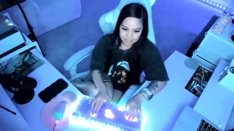 DOLLLFACE online show from 02/19/26, 06:42