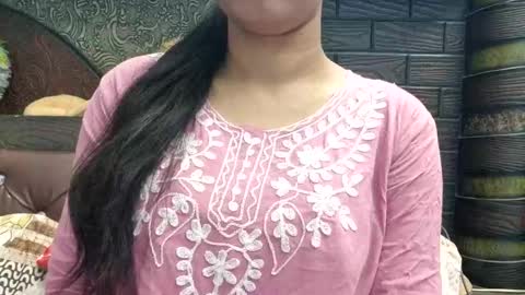 dollmeenu online show from 11/18/25, 04:44