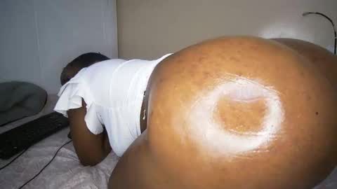 dollqueen_ online show from 10/04/25, 11:30