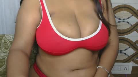 dolly_2 online show from 02/04/25, 04:26