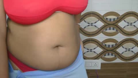 dolly_2 online show from 02/04/25, 07:51