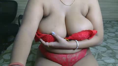 dolly_2 online show from 03/02/25, 10:35