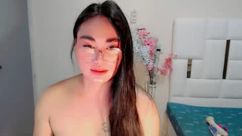 YUMEE online show from 09/17/25, 07:54