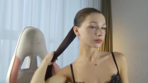 Dolly online show from 09/24/25, 06:28