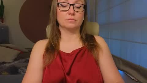 DOM MUMMY online show from 04/01/26, 05:41