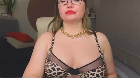 DOM MUMMY online show from 04/29/26, 05:52