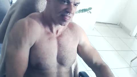 Snapshot of dom_sexx chatting on 12/18/25, 04:35 dom_sexx online show from 12/18/25, 04:35