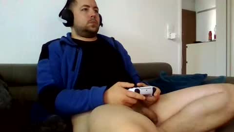 dombio_12 online show from 09/30/25, 10:53