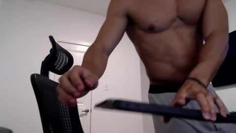 Snapshot of domd3 chatting on 09/22/25, 03:08 Dom online show from 09/22/25, 03:08