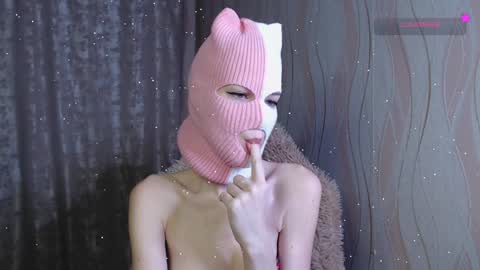 Snapshot of domiiniicana chatting on 12/15/24, 02:27 domiiniicana online show from 12/15/24, 02:27