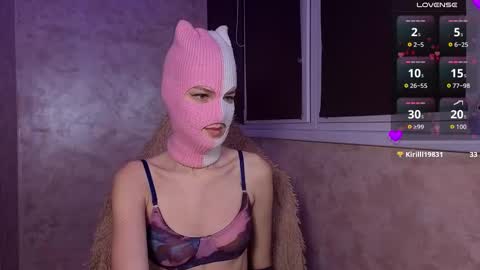 Snapshot of domiiniicana chatting on 11/17/25, 02:45 domiiniicana online show from 11/17/25, 02:45