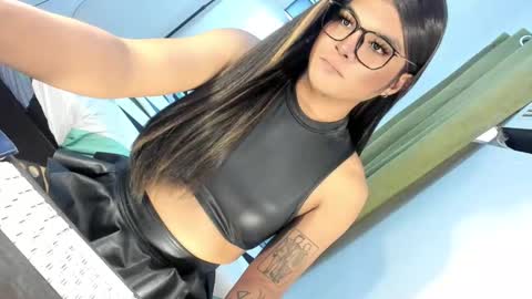 ANGELA online show from 10/02/25, 04:08