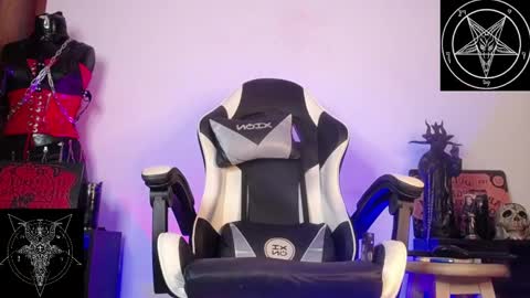 Lilith online show from 11/26/25, 06:36