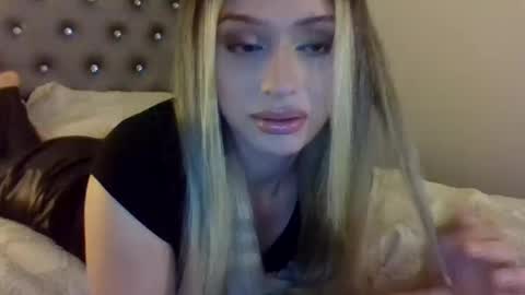 Marissa Rae online show from 11/12/25, 06:03