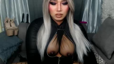 dominant10inchcock online show from 10/31/25, 10:11