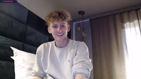 Alex...  online show from 10/05/25, 01:53