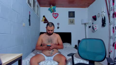 CRISTIAN Y FERNEY online show from 03/26/26, 02:11