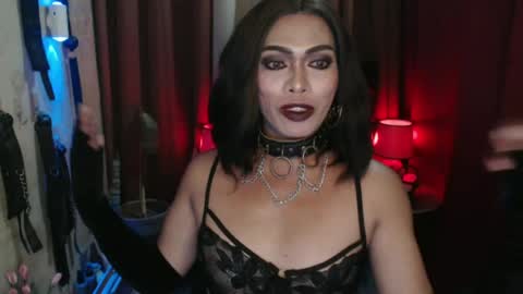 Snapshot of dominantrix_diannaxxx chatting on 06/20/26, 07:44 diana online show from 06/20/26, 07:44