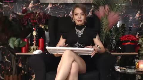 Snapshot of dominatrixeve chatting on 07/25/26, 03:42 Dominatrix Eve online show from 07/25/26, 03:42