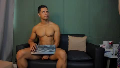 Snapshot of dominc_berry chatting on 06/12/26, 12:37 Dominc berry online show from 06/12/26, 12:37