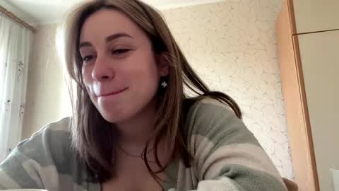 Snapshot of domingadandridge chatting on 04/13/26, 08:09 Mia online show from 04/13/26, 08:09