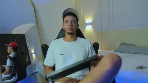 Snapshot of dominic__brown chatting on 02/09/26, 09:19 Dominic online show from 02/09/26, 09:19