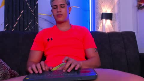 DOMI online show from 05/30/26, 03:47