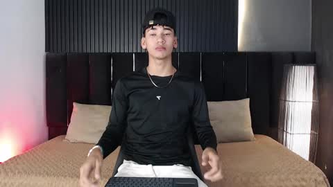 Snapshot of dominic_ghost chatting on 09/28/25, 06:57 Dominic online show from 09/28/25, 06:57