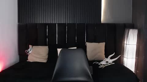 Snapshot of dominic_ghost chatting on 10/18/25, 10:10 Dominic online show from 10/18/25, 10:10