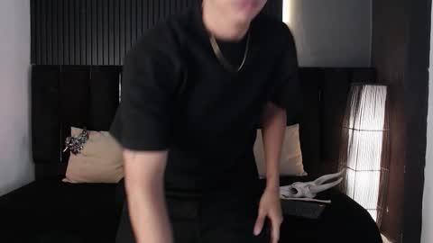 Snapshot of dominic_ghost chatting on 10/27/25, 12:36 Dominic online show from 10/27/25, 12:36