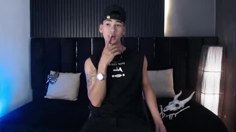 Snapshot of dominic_ghost chatting on 10/30/25, 03:41 Dominic online show from 10/30/25, 03:41