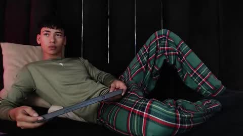 Snapshot of dominic_ghost chatting on 11/08/25, 08:40 Dominic online show from 11/08/25, 08:40