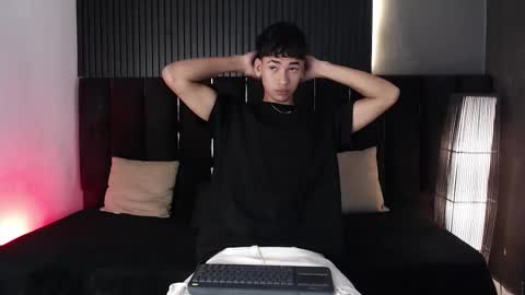 Snapshot of dominic_ghost chatting on 11/25/25, 11:05 Dominic online show from 11/25/25, 11:05