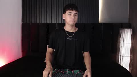 Snapshot of dominic_ghost chatting on 12/19/25, 04:30 Dominic online show from 12/19/25, 04:30