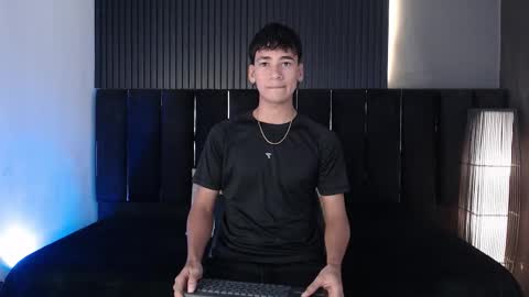 Snapshot of dominic_ghost chatting on 01/15/26, 04:17 Dominic online show from 01/15/26, 04:17