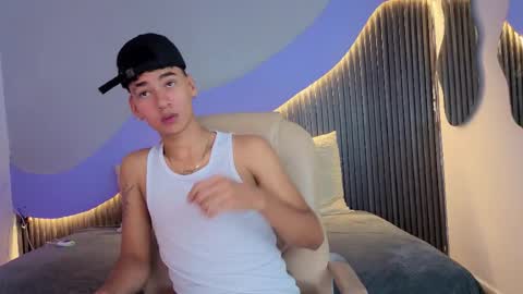 Snapshot of dominic_ghost chatting on 01/19/26, 05:33 Dominic online show from 01/19/26, 05:33