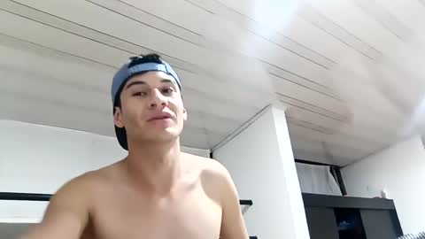 Snapshot of dominic_radccliffe chatting on 01/29/25, 06:43 Your real love online show from 01/29/25, 06:43