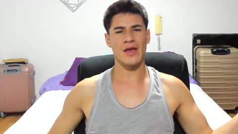 Snapshot of dominic_radccliffe chatting on 09/15/25, 03:17 Your real love online show from 09/15/25, 03:17