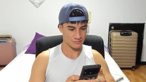 Snapshot of dominic_radccliffe chatting on 09/16/25, 10:55 Your real love online show from 09/16/25, 10:55