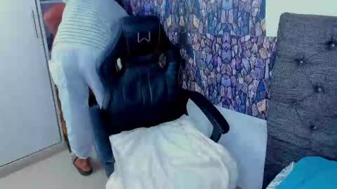 dominic_smith_ online show from 02/16/25, 02:20