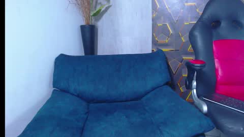 dominic_smith_ online show from 04/10/26, 04:39