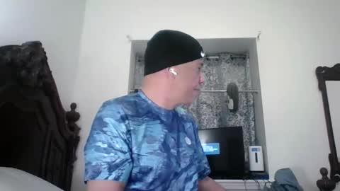 Snapshot of dominicanorico chatting on 05/06/26, 03:02 luis online show from 05/06/26, 03:02