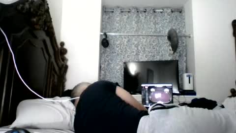 luis online show from 07/28/26, 07:39