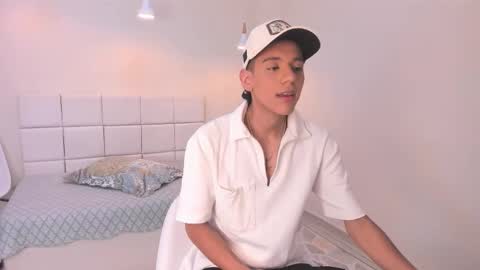 dominicjonnes online show from 02/23/26, 07:33