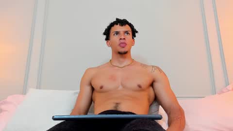 Dominick Star online show from 01/12/25, 09:19