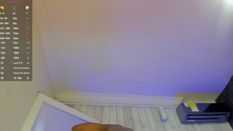 Snapshot of dominicsccott chatting on 10/06/25, 12:35 Dominicscott online show from 10/06/25, 12:35