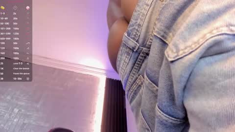 Snapshot of dominicsccott chatting on 10/11/25, 01:31 Dominicscott online show from 10/11/25, 01:31