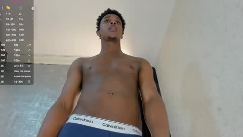 Snapshot of dominicsccott chatting on 11/05/25, 12:38 Dominicscott online show from 11/05/25, 12:38