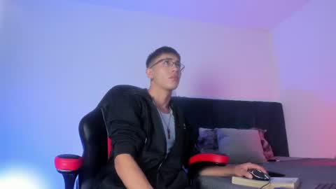 Dominik online show from 04/12/26, 05:40